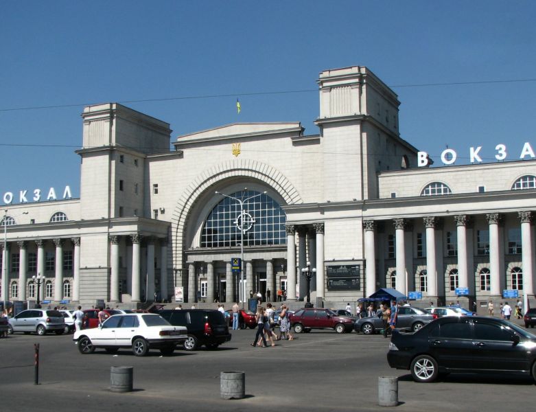 У місто на Дніпропетровщині майже тиждень не курсуватиме популярна електричка