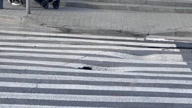 У Дніпрі на пішохідному переході провалюється асфальт (Фото)
