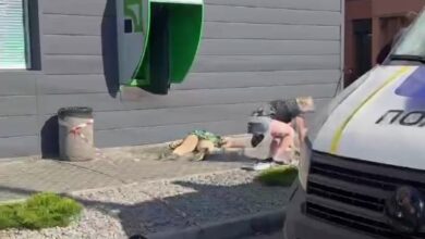 У Дніпрі посеред вулиці знайшли закривавлений труп жінки (Відео)