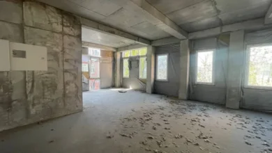 У центрі Дніпра за мільйони гривень продають діловий центр, куди за десяток років ніхто не заїхав (Фото)