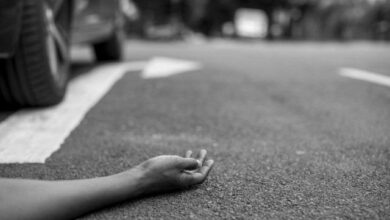 У Дніпрі помер чоловік, якого збили дві машини поспіль: поліція шукає його родичів