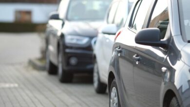 У середмісті Дніпра два автохами заблокували тротуар (Відео)