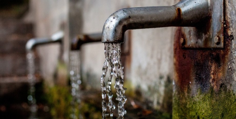 У чотирьох містах Дніпропетровщини скасували відключення води через борги