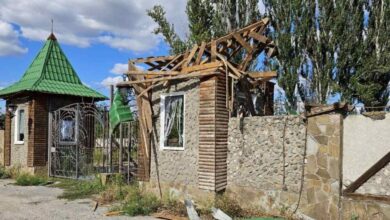 У місті на Дніпропетровщині російські окупанти декілька разів цілять по одному об'єкту, намагаючись зруйнувати його (Відео)
