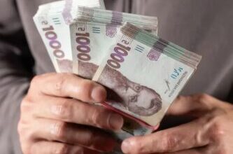У Дніпрі шахрай намагався розплатитися в кіоску сувенірними грошима (Фото шахрая)