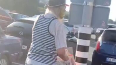 У Дніпрі на парковці пришвартувався пірат з візком із супермаркету (Відео)