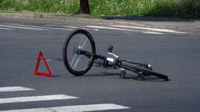 У Кривому Розі автомобіль збив 73-річного велосипедиста: він зламав обидві ноги (Фото)