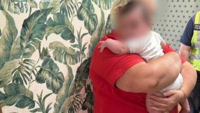 У Києві клініка сурогатного материнства намагалася "нав'язати" дитину китайські парі, якій вона не є рідною (Фото)