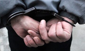 З Польщі екстрадують українця, який зґвалтував і вбив дружину та падчерку під час окупації Херсона