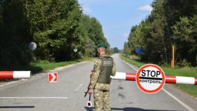 На Закарпатті військовий збив прикордонника, протаранив автомобілем шлагбаум і втік до Угорщини (Відео)