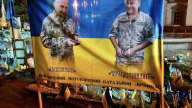 У Києві розгорнули прапор-присвяту полеглому Герою з Дніпропетровщини, який пройшов Іловайськ (Фото)