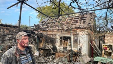 Від ранку російські окупанти обстрілюють Херсон із РСЗВ: загинуло 2 людей (Відео)