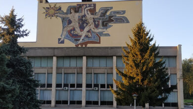 У Кам'янському у власність міста хочуть передати відомий палац культури, який занепадає (Фото)