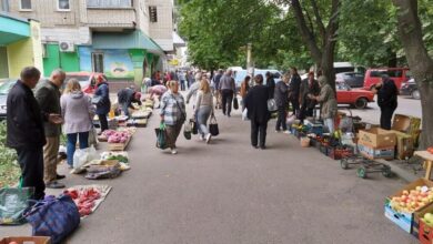 У Кривому Розі на ринку продавчиня побила клієнтку, яка зробила їй зауваження за брудні руки