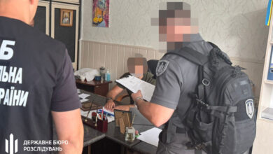 У Дніпрі керівник медзакладу вимагав з важкопораненого військового хабар за звільнення зі служби