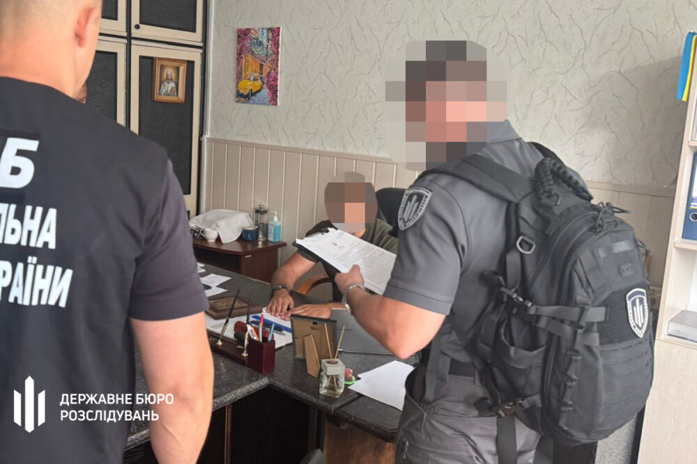 У Дніпрі керівник медзакладу вимагав з важкопораненого військового хабар за звільнення зі служби