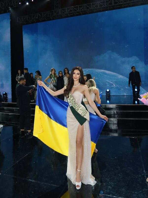 21-річна українка здобула титул Віцеміс Земля 2025 на екологічному конкурсі у Філіппінах (Фото)