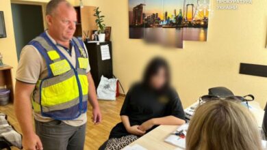 У Києві судитимуть матір, яка майже на тиждень залишила 7-місячного сина самого в квартирі (Фото)