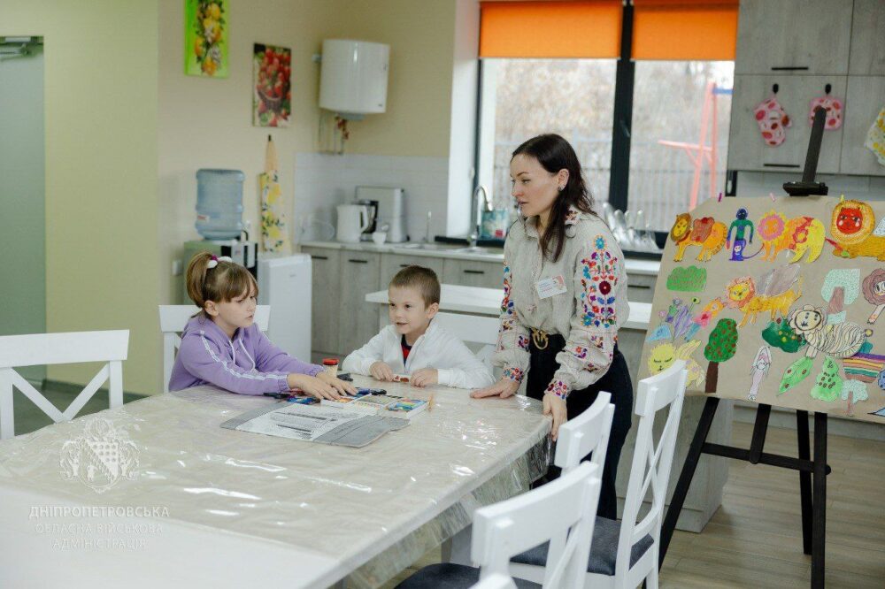 На Дніпропетровщині відкрили малий дитячий будинок, де діти житимуть як у справжній родині (Фото)