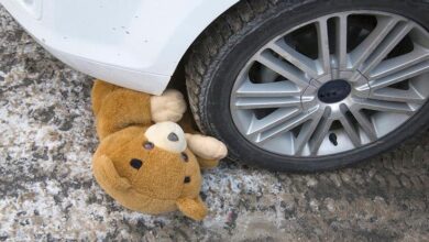 У Дніпрі на проїжджій частині автомобіль збив маленького хлопчика (Відео)