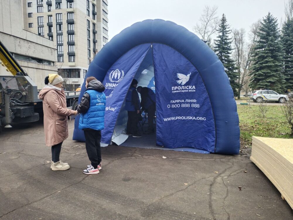 4 загиблих і 40 постраждалих: наслідки ракетної атаки російських окупантів по Дніпру (Відео)