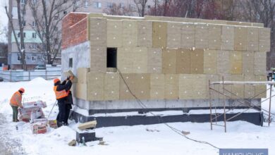 У місті на Дніпропетровщині показали, як з нуля будують укриття ліцею площею 1300 м² (Відео)