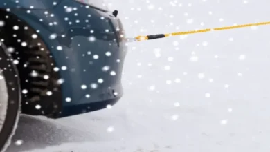 На Дніпропетровщині поліцейські врятували водія, автомобіль якого замело снігом (Відео)