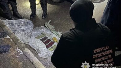 Поліція спільно з СБУ показала, як затримала продавця зброї на Дніпропетровщині, що хотів за цілий арсенал 64 000 (Фото)