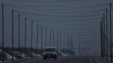 На Дніпропетровщині автомобілі опинилися в пастці через антидронову сітку (Відео)