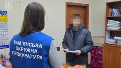 На Дніпропетровщині підприємець упродовж року незаконно вирубував ліс і заробив 21 млн грн (Фото)