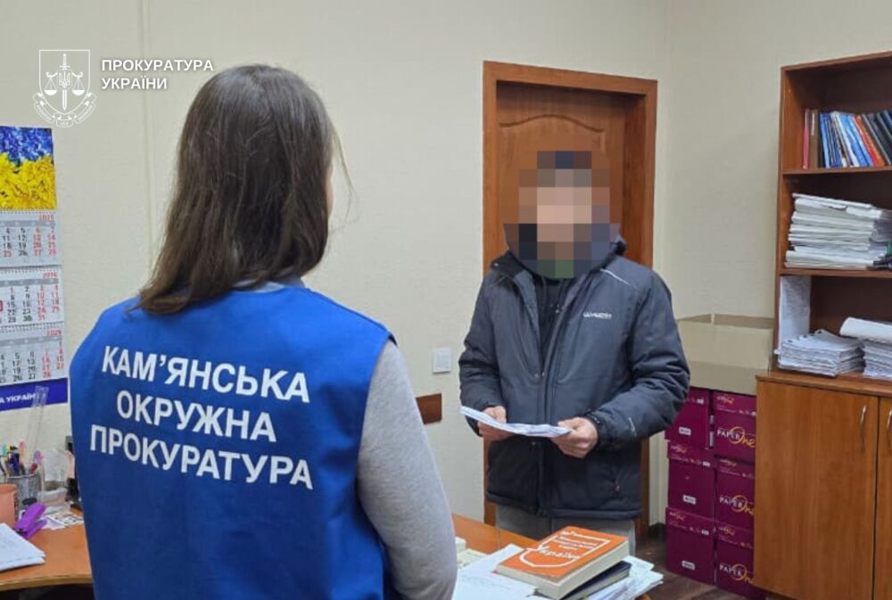 На Дніпропетровщині підприємець упродовж року незаконно вирубував ліс і заробив 21 млн грн (Фото)