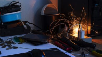 Як дніпрянам отримати компенсацію за згорілу від відключень світла техніку