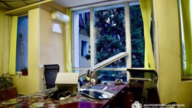 У мережі показали наслідки нічного російського обстрілу Дніпра: ворог цілив по цивільних (Фото)