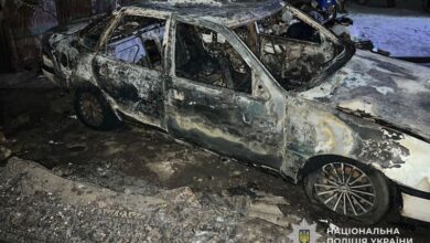 На Дніпропетровщині чоловік вдерся на подвір'я кривдника і спалив його автомобіль, аби помститися (Фото)