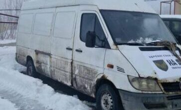 Чоловіки з Дніпра у Тернополі вкрали вантажівку і наклеїли на неї напис "На щиті", аби відвернути увагу (Фото)
