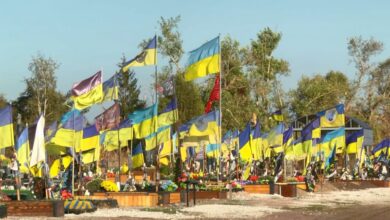 У місті на Дніпропетровщині Алея Героїв перетворилася на великий смітник (Відео)