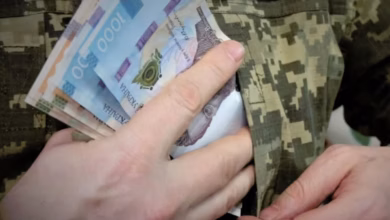 На Дніпропетровщині шахрайка пообіцяла військовому автомобіль за 5 000 гривень і зникла з грошима (Фото)