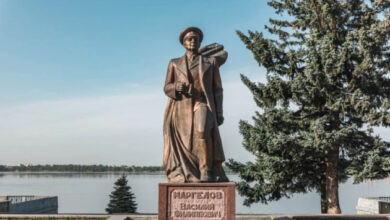 Міськрада Дніпра вирішила, куди подіне пам'ятник радянському генералу після довгоочікуваного демонтажу (Фото)