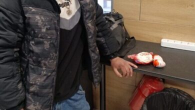 На Дніпропетровщині чоловік влаштував у супермаркеті "велике викрадення" кіндерів (Фото)