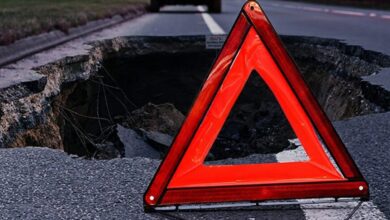 На трасі до Дніпра через чергову яму "лоб у лоб" зіткнулися вантажівки (Відео)