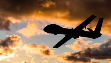 У Нікополі російські окупанти вдарили по парковці і магазину: є поранені