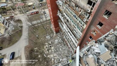 У Дніпрі показали наслідки російського удару по 14-поверхівці: постраждали 7 мешканців (Відео та фото)