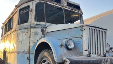 У Дніпрі показали ретро-автобус, якому через війну не судилося стати кабріолетом (Фото)