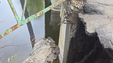 У місті на Дніпропетровщині обрушився міст, який веде до двох мікрорайонів (Фото)