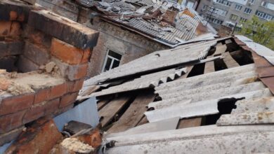 Чоловік, чию квартиру у Дніпрі зруйнував російський "Іскандер", розповів, що допомагає йому триматися (Фото)