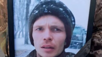 У Чернігові родина 28-річного військового поховала його руку та ногу і сподівається на повернення Героя з полону (Відео)