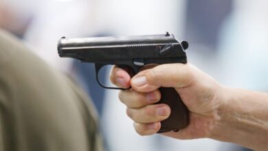 У Дніпрі чоловік вистрілив у військовослужбовців ТЦК: двоє з них постраждали (Відео)