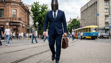 Весняне загострення: на вулицях Дніпра з'являються люди у дуже дивних нарядах (Відео)