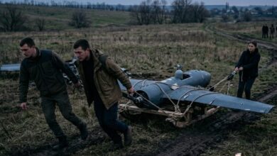 У місті на Дніпропетровщині мешканці влаштували "велике викрадення" збитого "шахеда" (Відео)