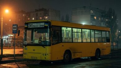 У Дніпрі водій автобуса викинув із салону 15-річного хлопця, який знепритомнів на сидінні (Фото)